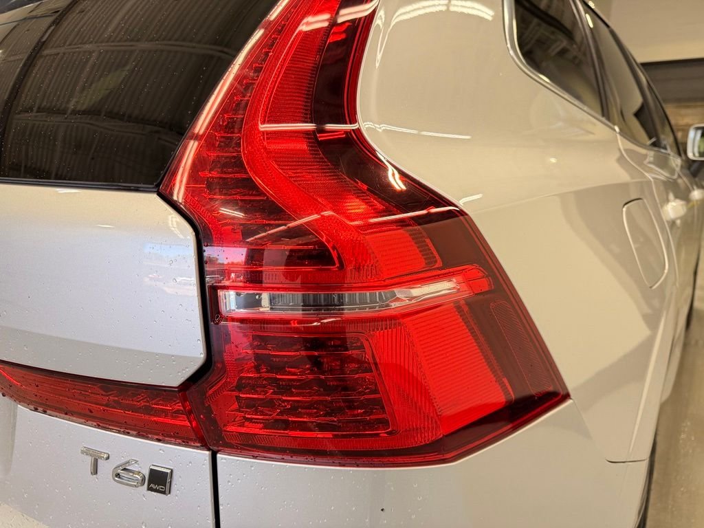 Used 2019 Silver Volvo  image 5