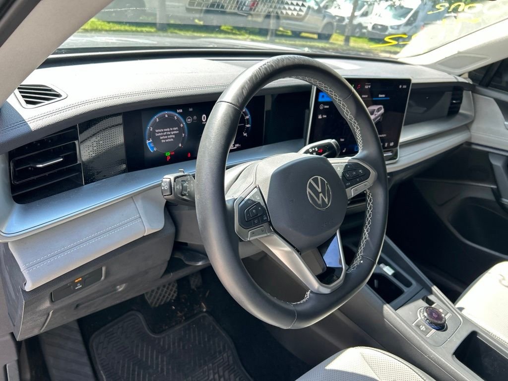 Certified Used 2025 Gray Volkswagen 2.0T SE image 23