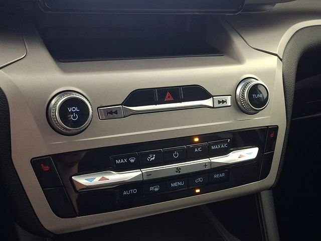 Used 2023 Blue Ford XLT image 19