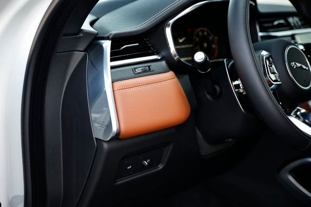 2026 Jaguar F-Pace R-Dynamic S - Photo 19