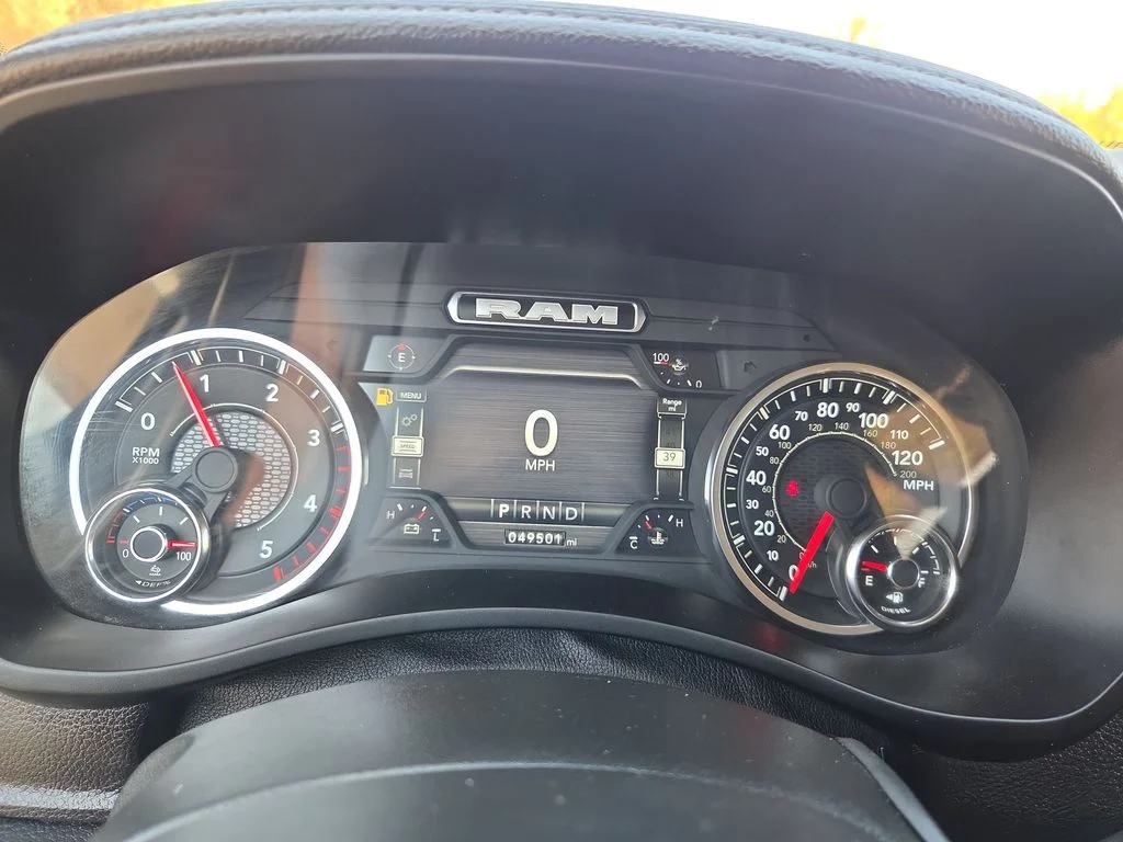 Used 2024 Silver Ram Laramie image 21