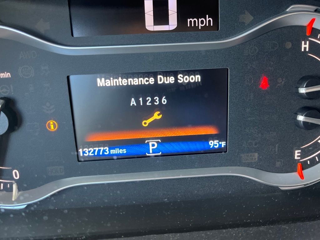 Used 2016 Crystal Black Pearl Honda Touring image 5