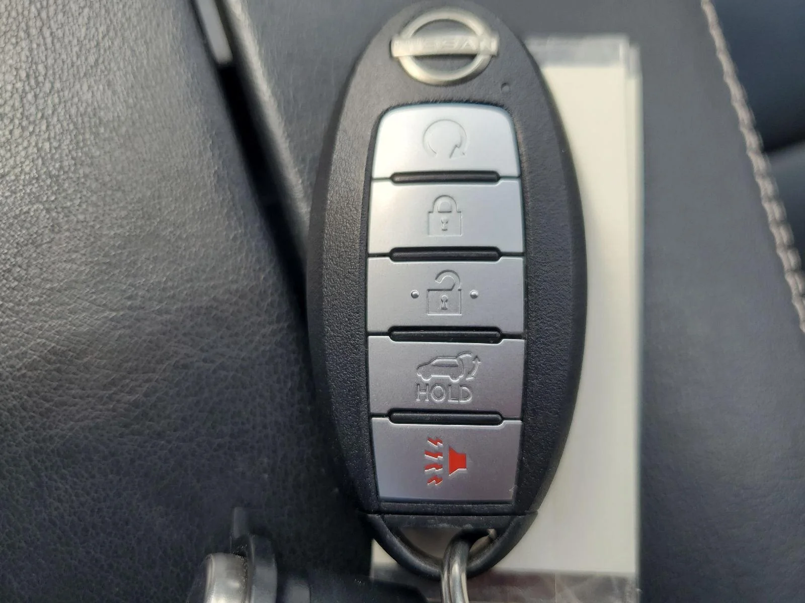 Used 2022 Boulder Gray Pearl Nissan SL image 18
