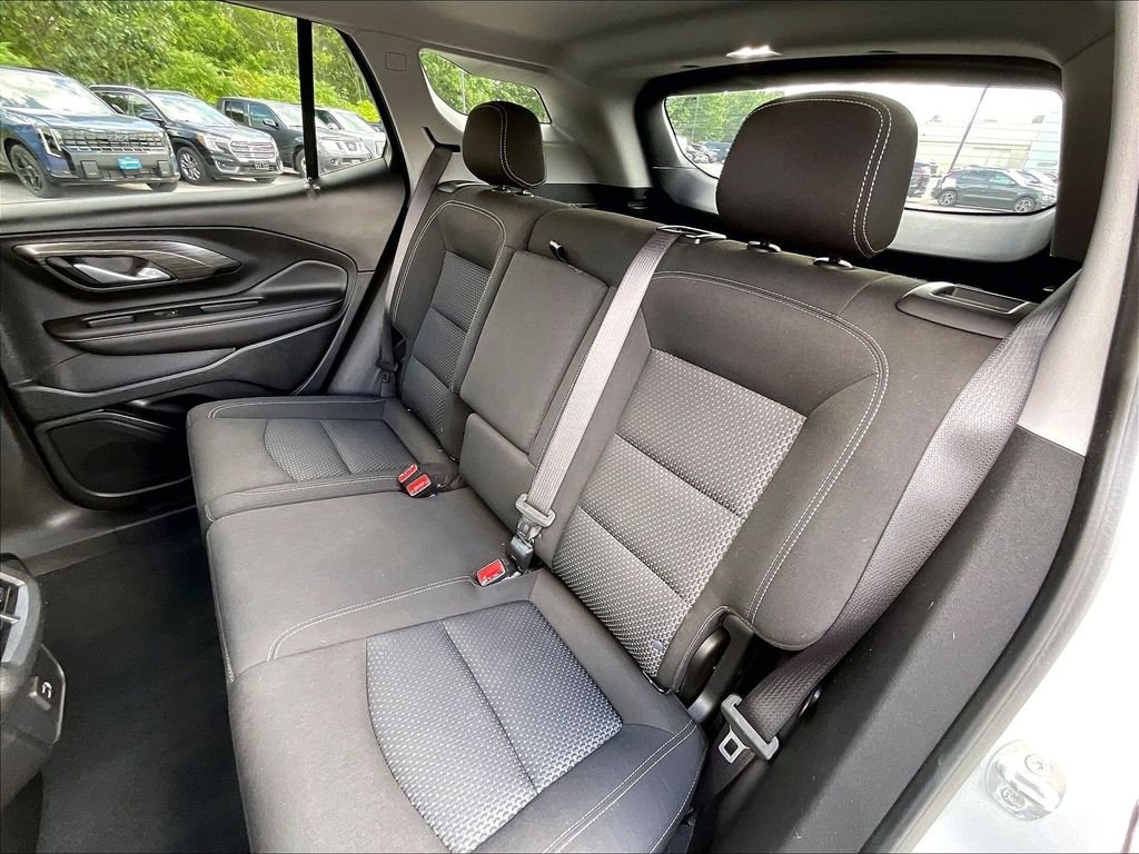 Used 2022 Quicksilver Metallic GMC SLE image 14