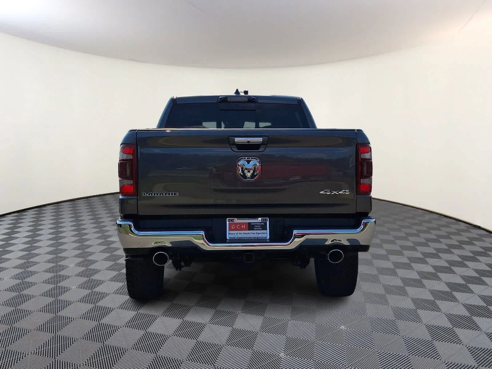 Used 2021 Granite Crystal Metallic Clearcoat Ram Laramie image 6