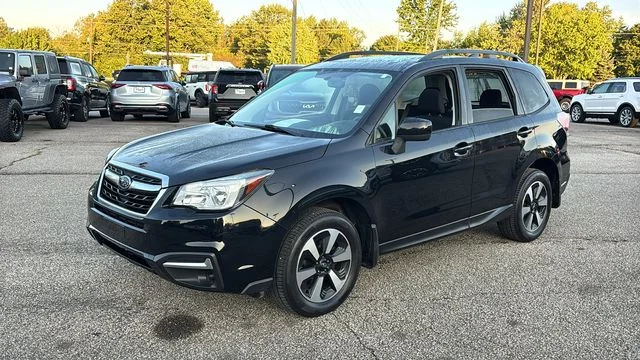 Used 2017 Black Subaru 2.5i Premium image 3
