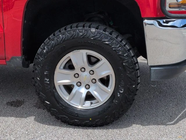 Used 2018 Red Chevrolet LT image 11