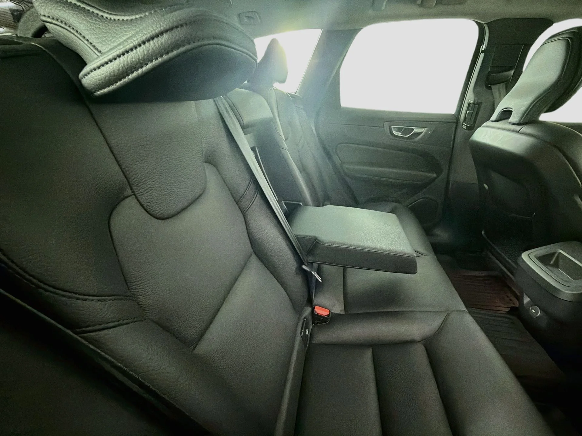 Certified Used 2023 Silver Dawn Volvo Plus image 28