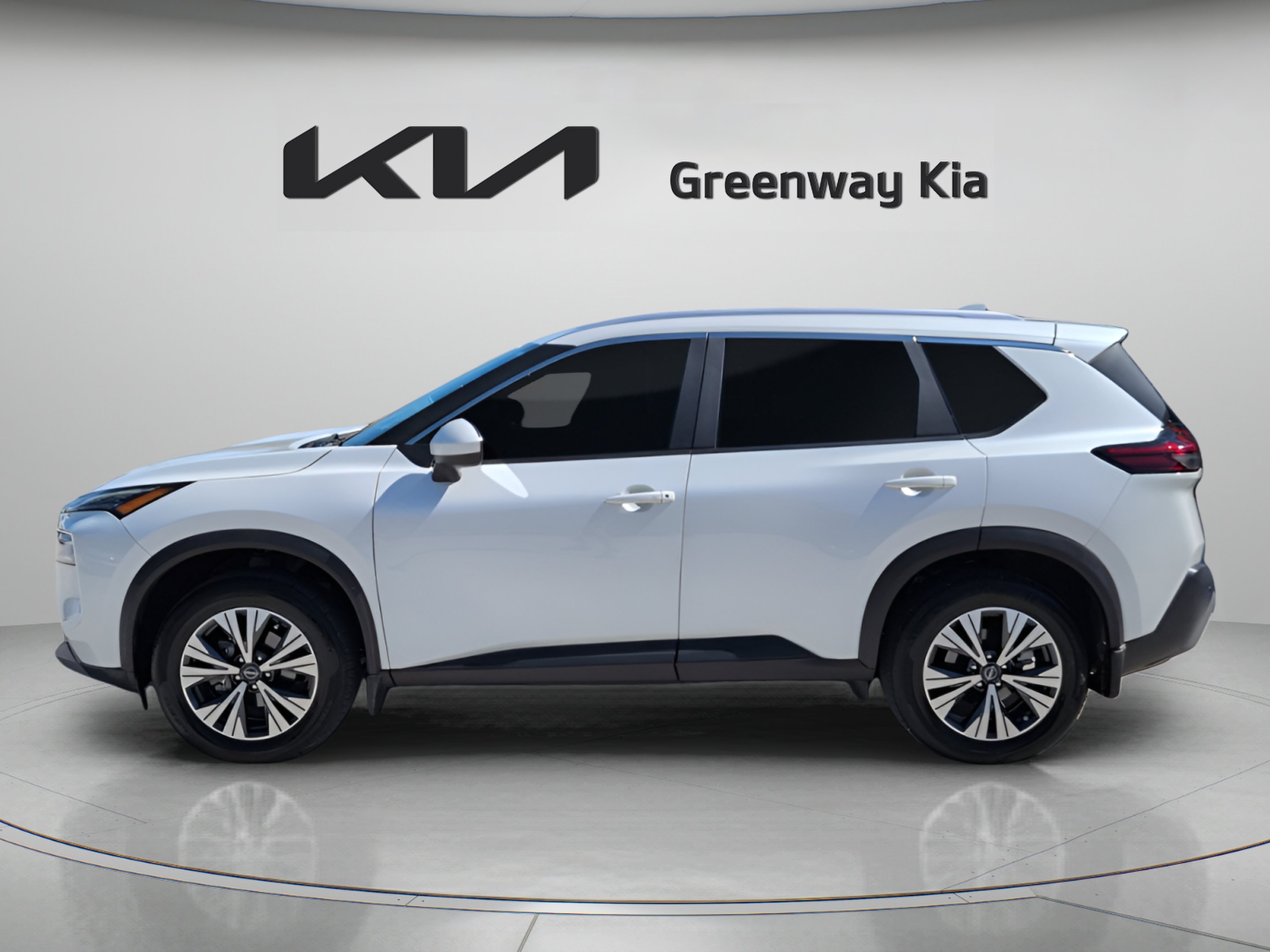 Used 2023 Pearl White Tricoat Nissan SV image 5