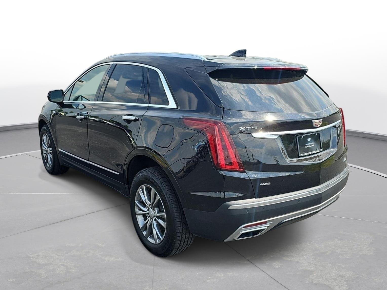 Used 2023 Stellar Black Metallic Cadillac Premium Luxury image 7