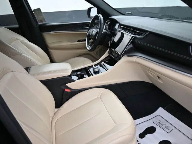 Used 2023 Black Jeep Limited image 21