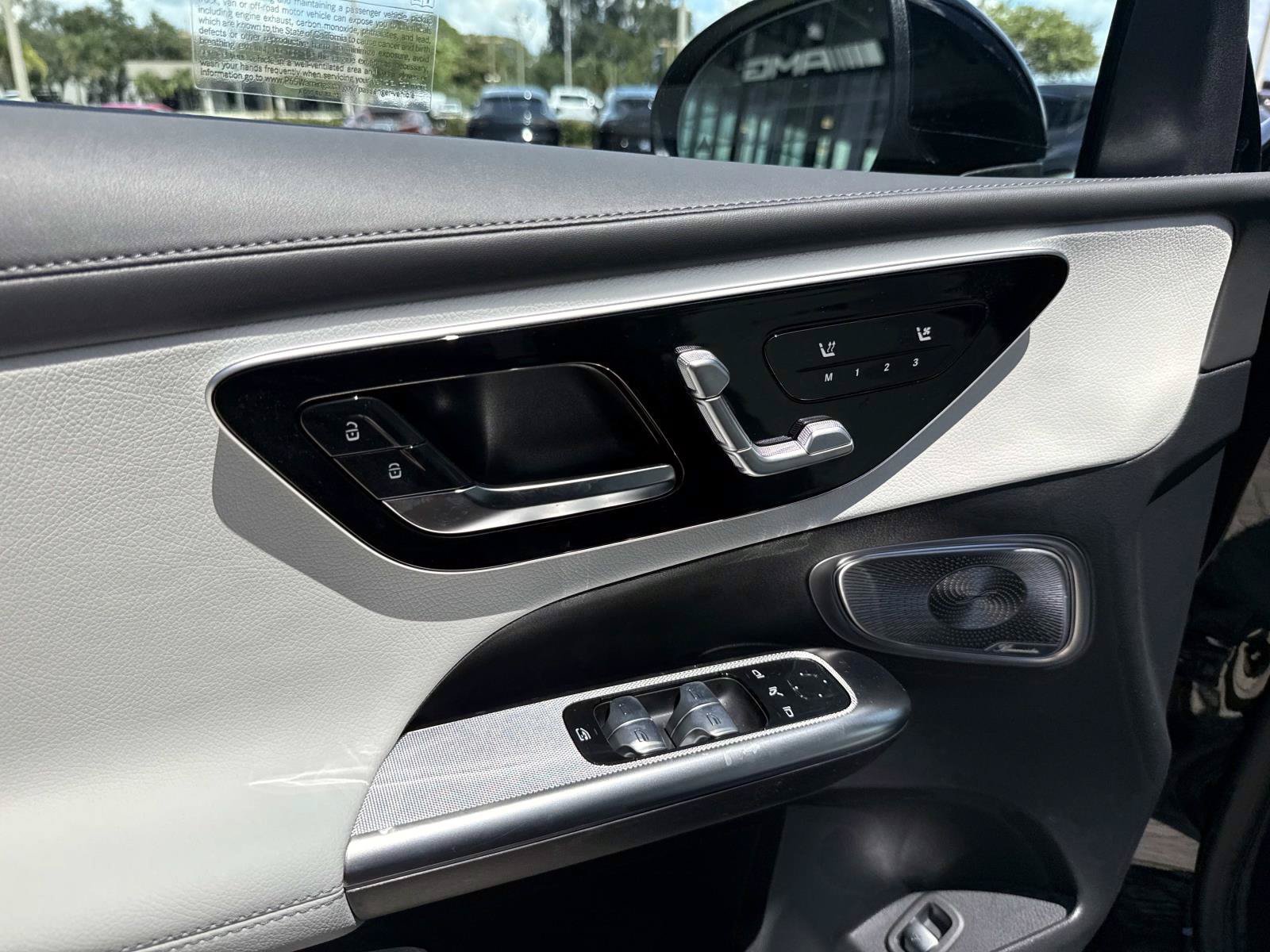 New 2027 Black Mercedes-Benz 300 SUV image 18