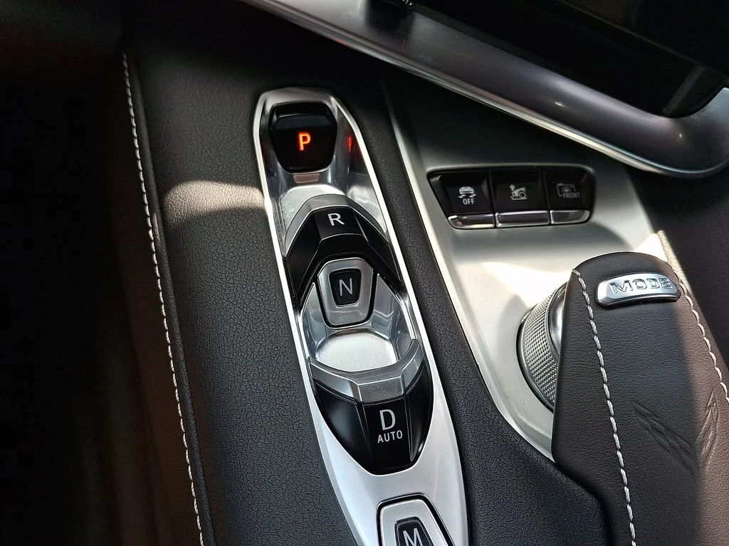 2024 Chevrolet Corvette 2LT - Photo 12