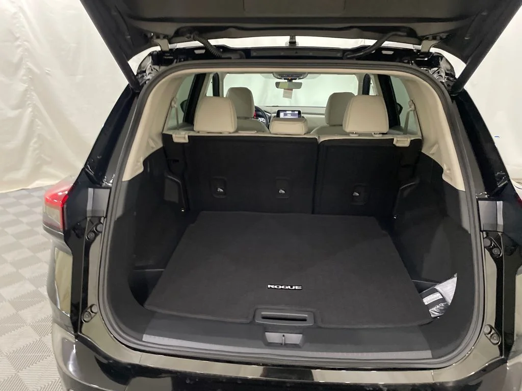 2026 Nissan Rogue Dark Armor - Photo 7