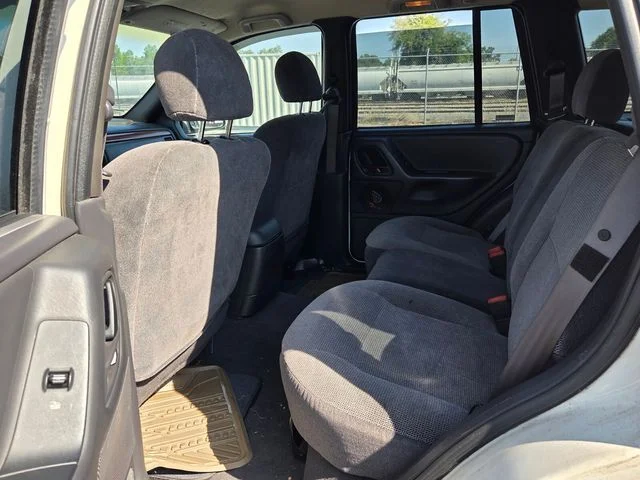 Used 1999 White Jeep Laredo image 10