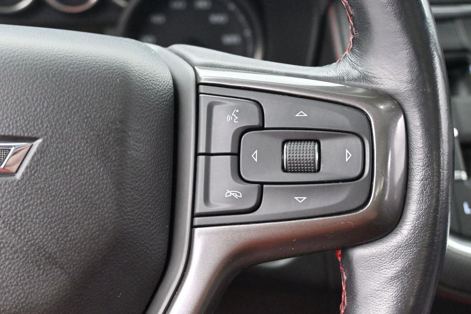 Used 2021 CHERRY RED TINTCOAT Chevrolet RST image 21