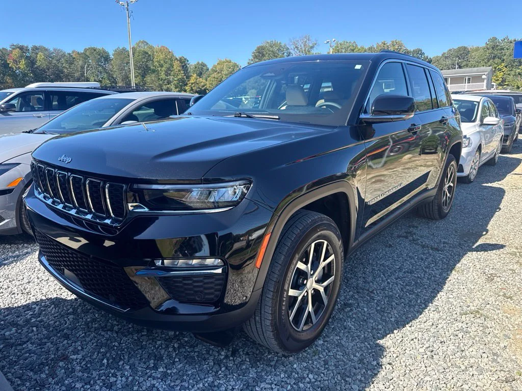 Used 2025 Black Jeep Limited image 1