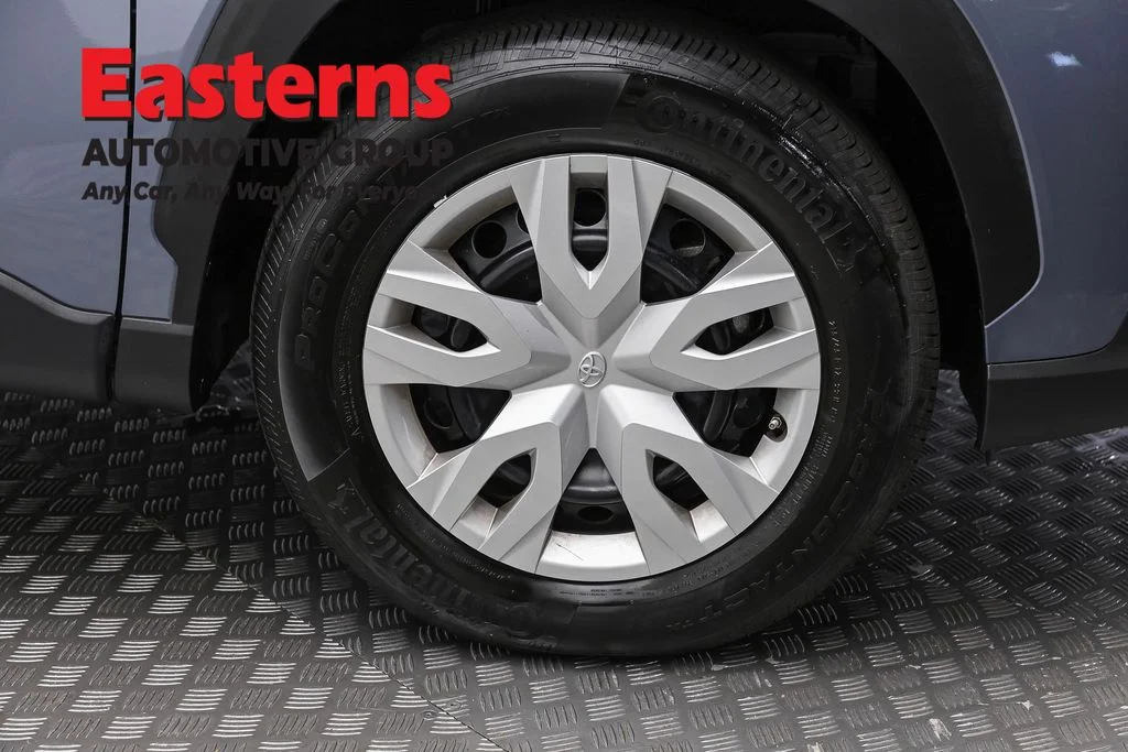 Used 2025 Gray Toyota L image 30