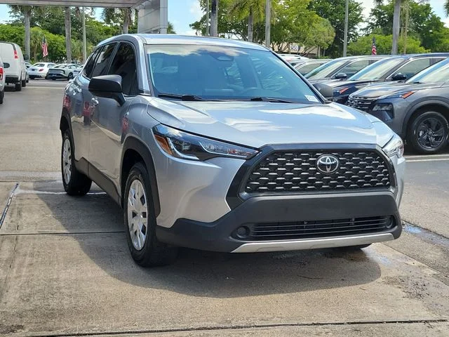 Used 2024 Silver Toyota L image 3