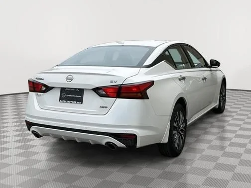 Certified Used 2024 White Nissan 2.5 SV image 3