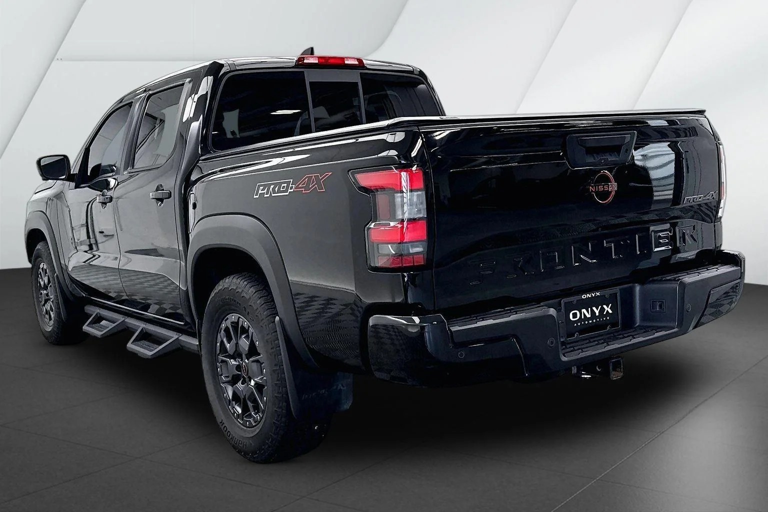 Used 2022 Super Black Nissan PRO-4X image 9