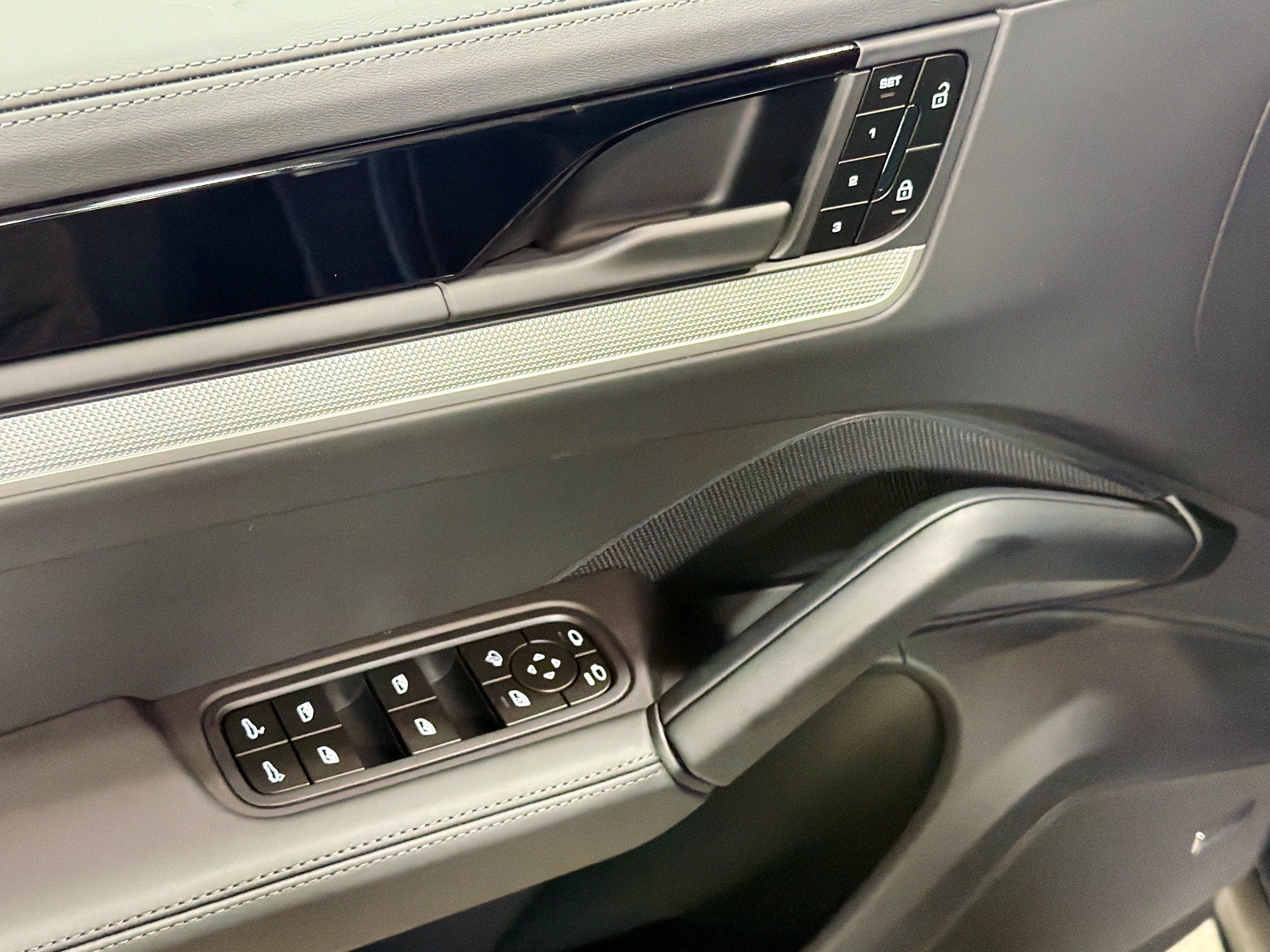 New 2026 Vanadium Grey Metallic Porsche S image 23