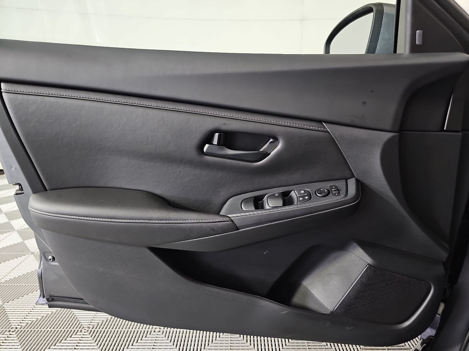Used 2025 Gray Nissan S image 25