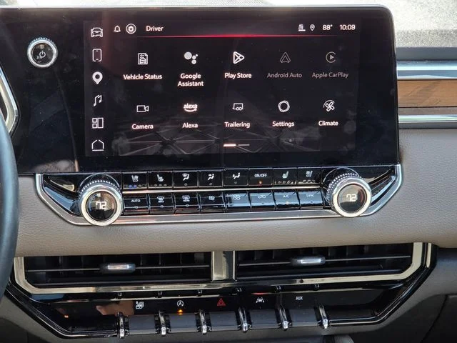 Used 2024 White GMC Denali image 11