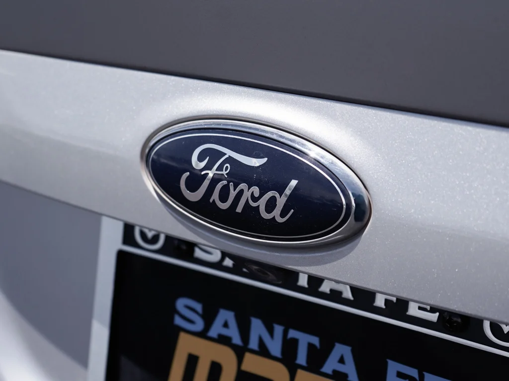 Used 2016 Ruby Red Metallic Tinted Clearcoat Ford SE image 11