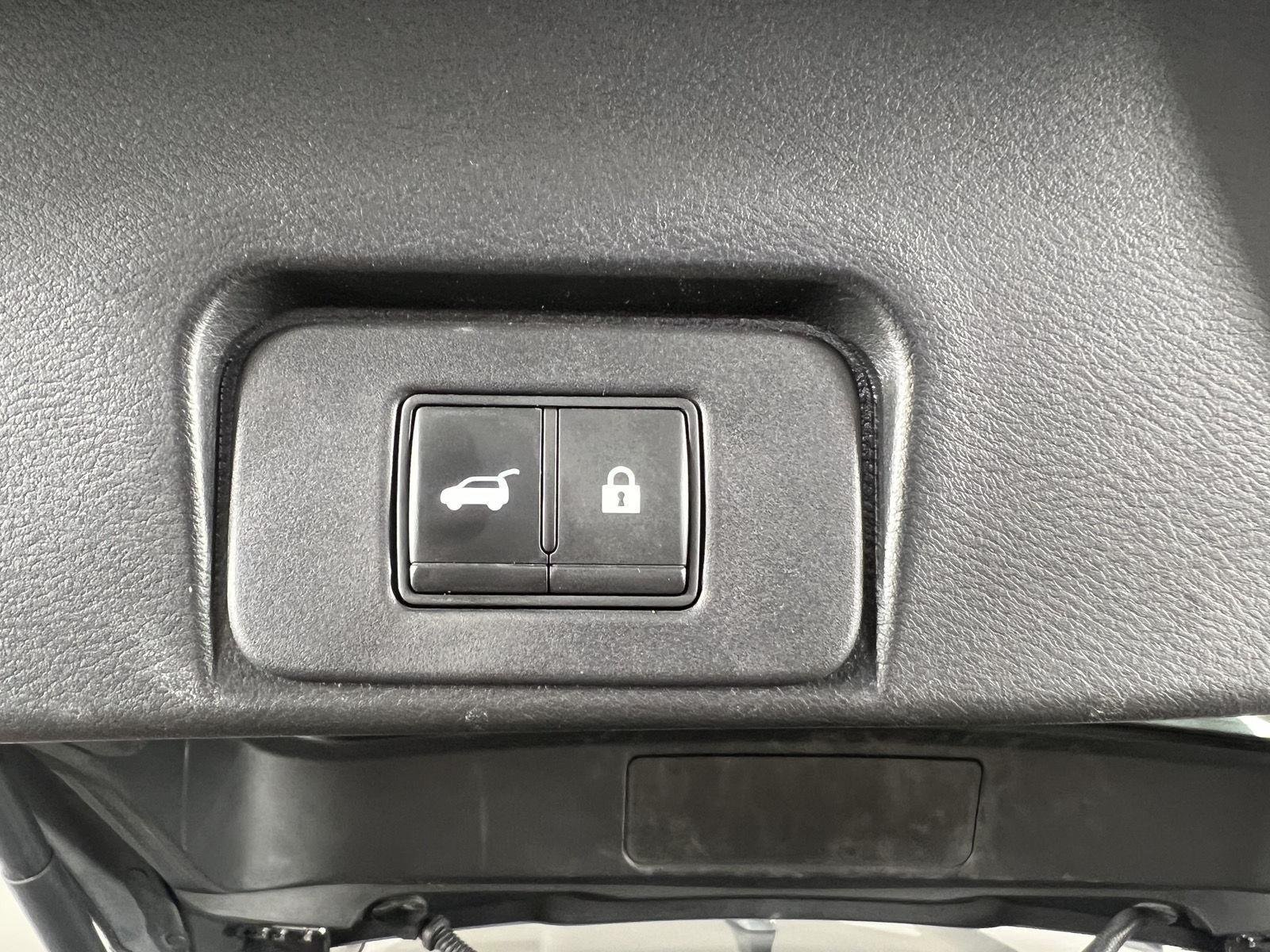 Used 2022 Boulder Gray Pearl Nissan SL image 10