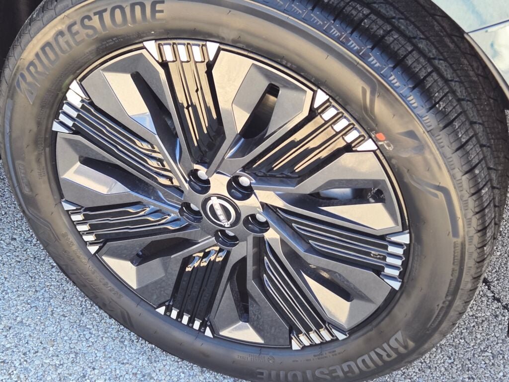 New 2026 Aurora Blue Pearl Metallic / Super Black Two-tone Nissan Platinum image 15