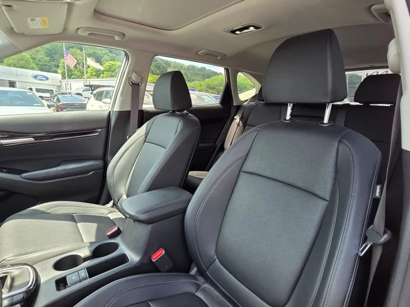 Used 2024 White Kia SX image 10