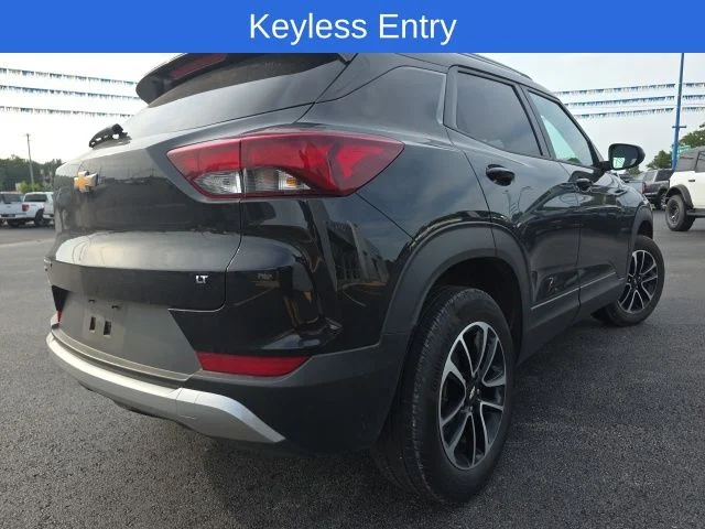 Used 2025 Mosaic Black Metallic Chevrolet LT image 5