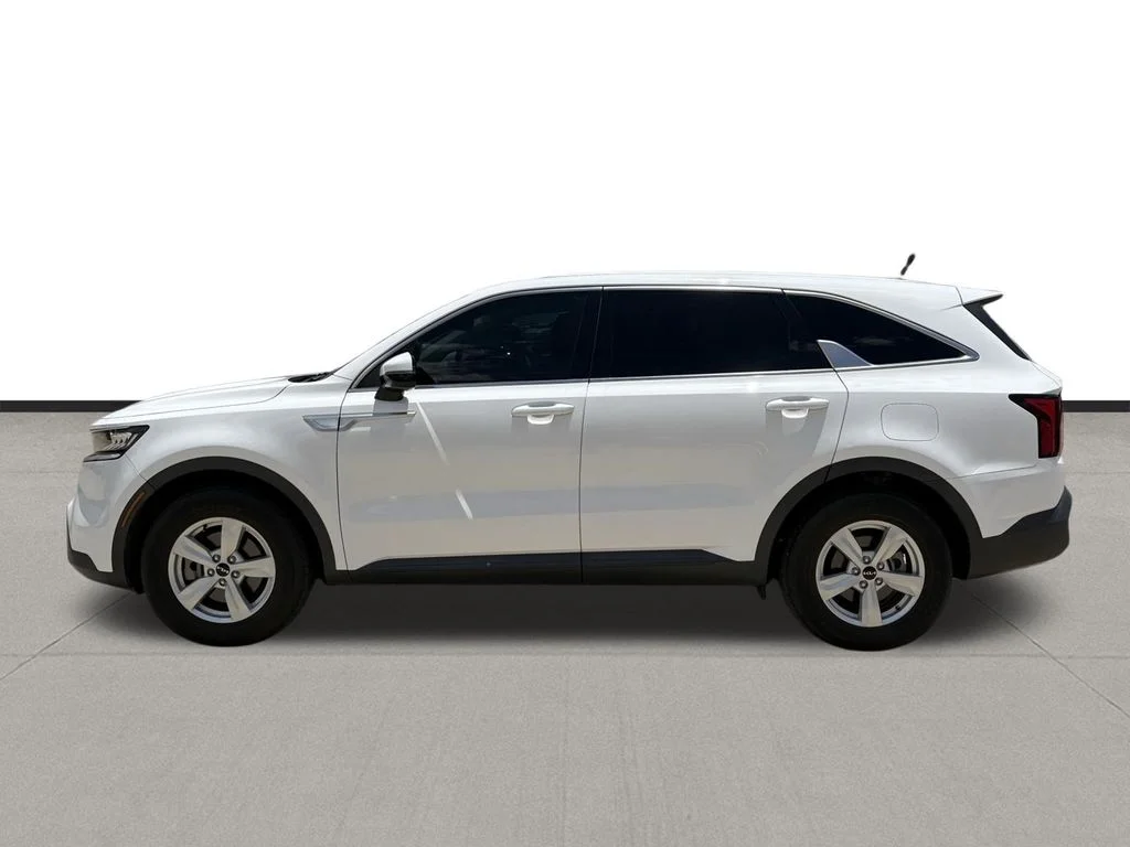 Used 2023 Glacial White Pearl Kia LX image 8