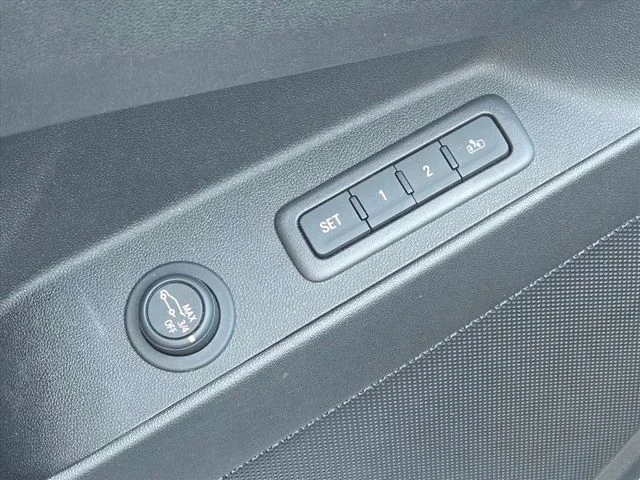 Used 2019 Beige Chevrolet Premier image 19