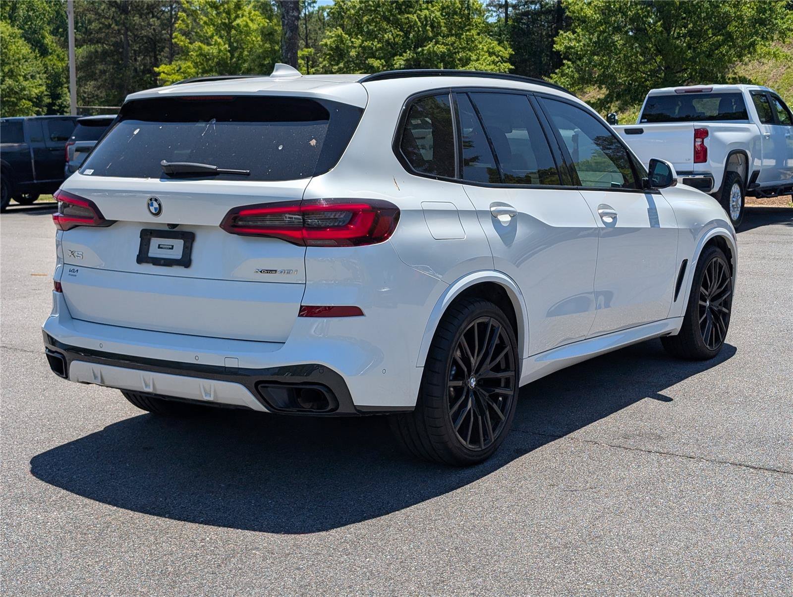 Used 2022 Mineral White Metallic BMW xDrive40i image 8