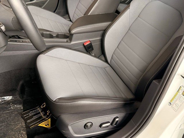 New 2026 Opal White Pearl Volkswagen 1.5T SE image 8