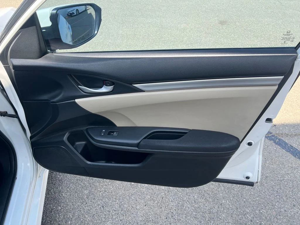 Used 2018 Taffeta White Honda LX image 24