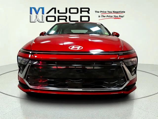 Used 2025 Red Hyundai SEL image 3