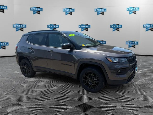 Used 2022 Gray Jeep Latitude image 7