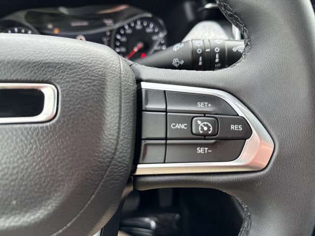 Used 2024 Bright White Clearcoat Jeep Latitude image 23