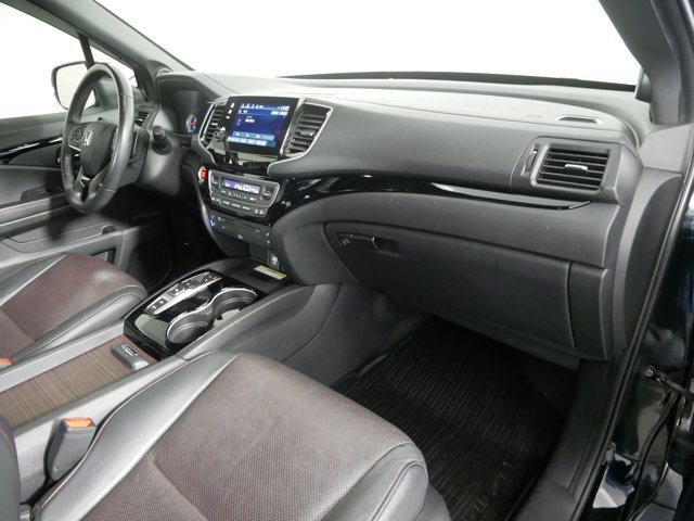 Used 2020 Crystal Black Pearl Honda Black Edition image 19