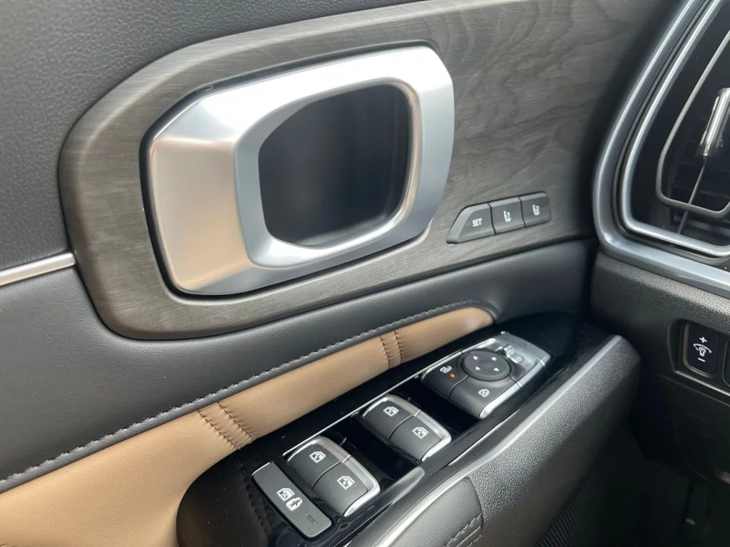 New 2026 White Kia X-Line SX image 23