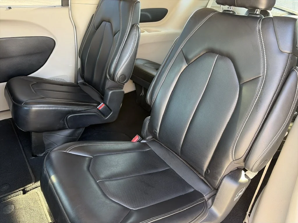 Used 2023 White Chrysler Touring L image 28