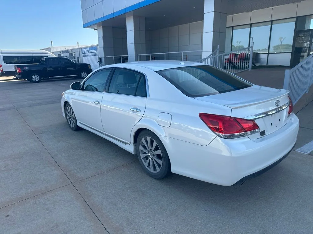 Used 2011 White Toyota Limited image 27