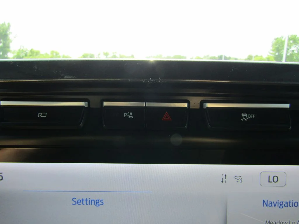 Used 2023 Agate Black Metallic Ford XLT image 30