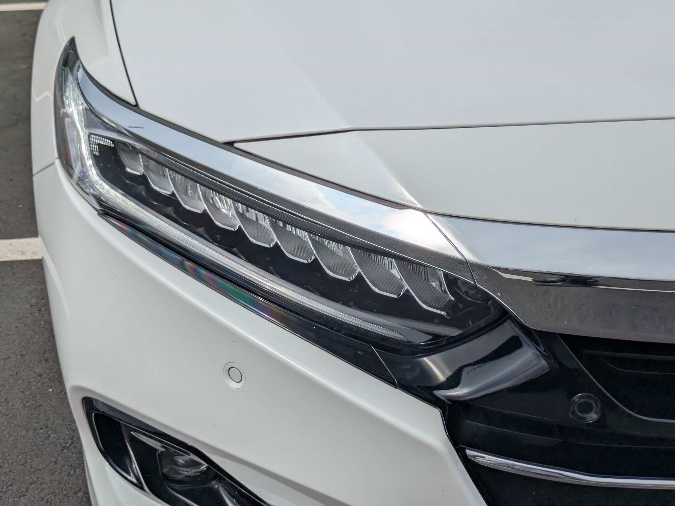 Used 2022 Platinum White Pearl Honda Touring image 14