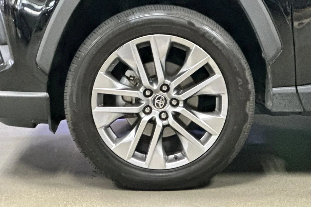 2024 Toyota RAV4 XLE Premium - Photo 25
