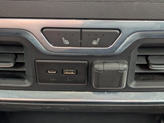 Used 2021 White GMC Denali image 33