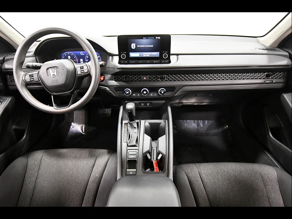 Used 2024 Solar Silver Metallic Honda LX image 3